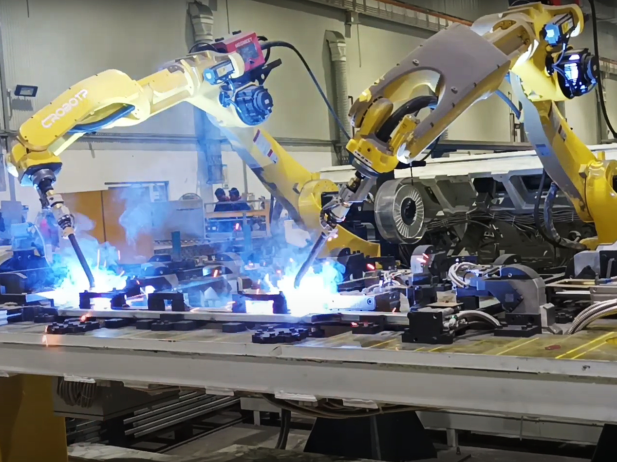Промышленные Роботы CRP в Китае на Заводе BYD