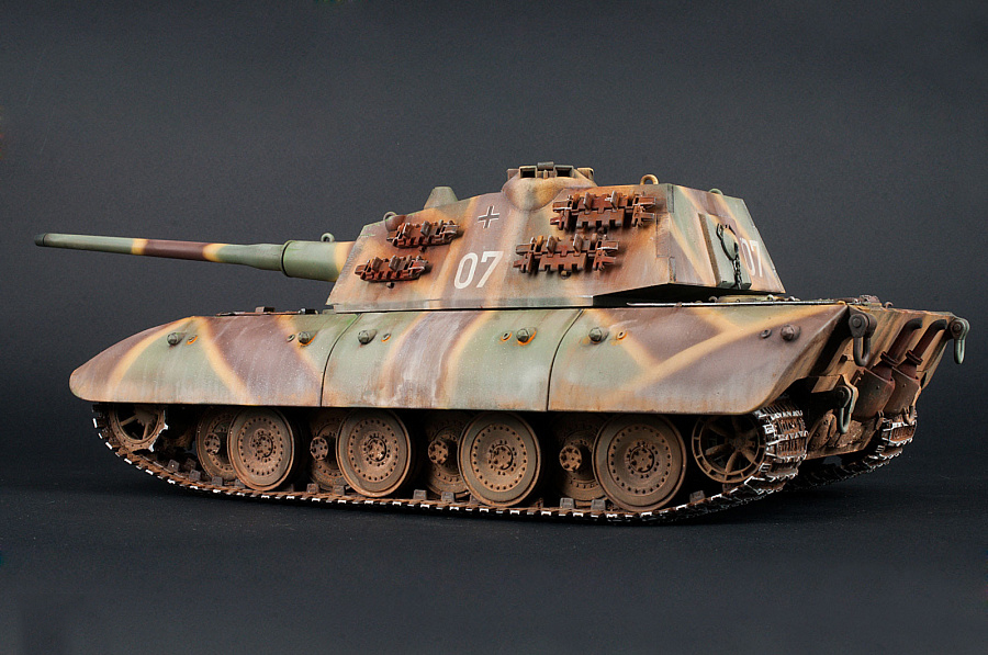 100 model. Трумпетер 1 35 е 100. Модель танка Jagdpanzer e100. Модель танка е 100. Е 100 танк Трумпетер.