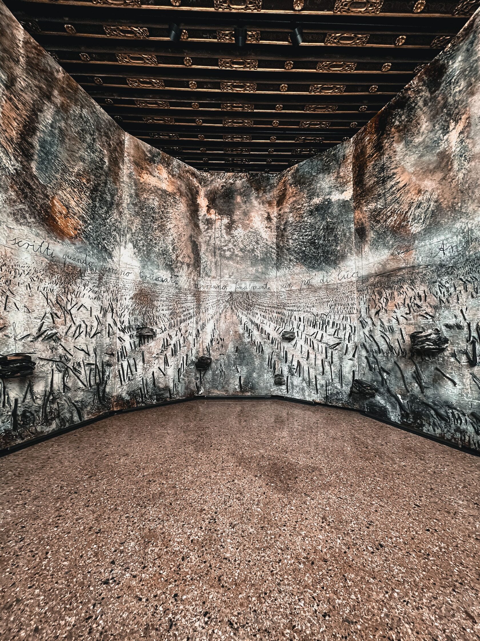 Универмаг «У Красного моста» в Санкт-Петербурге