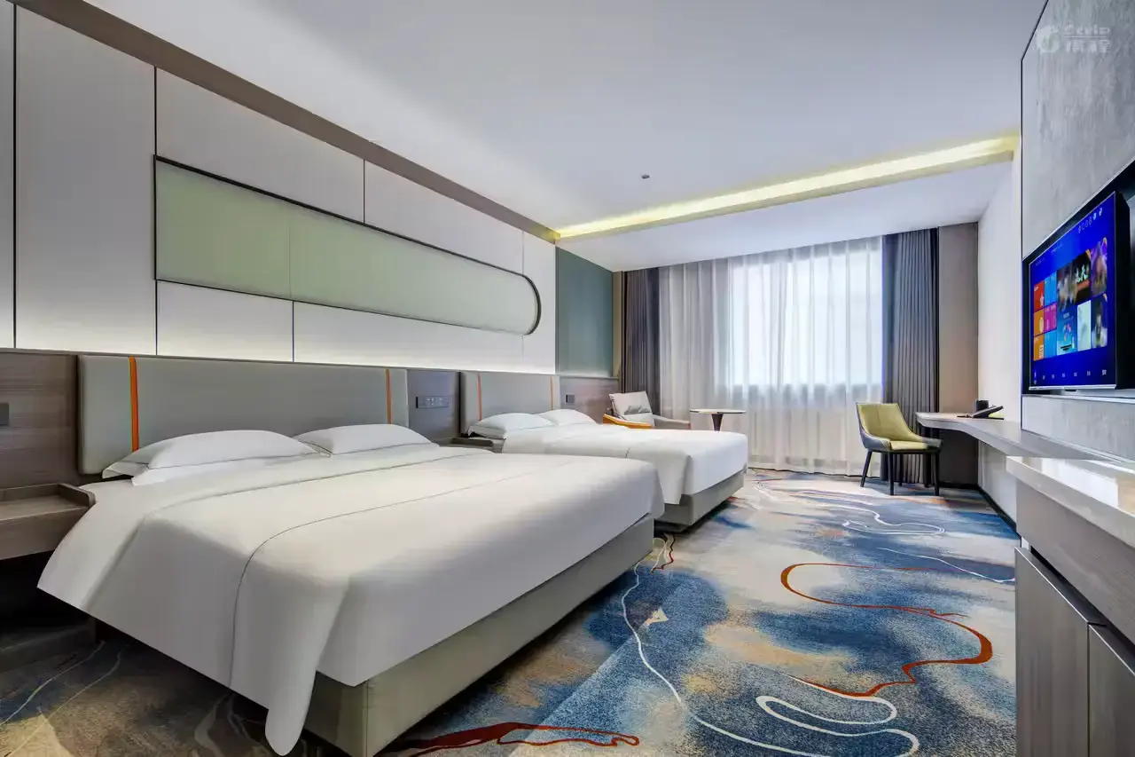 Фасад M-Hotel, дополнительный ракурс