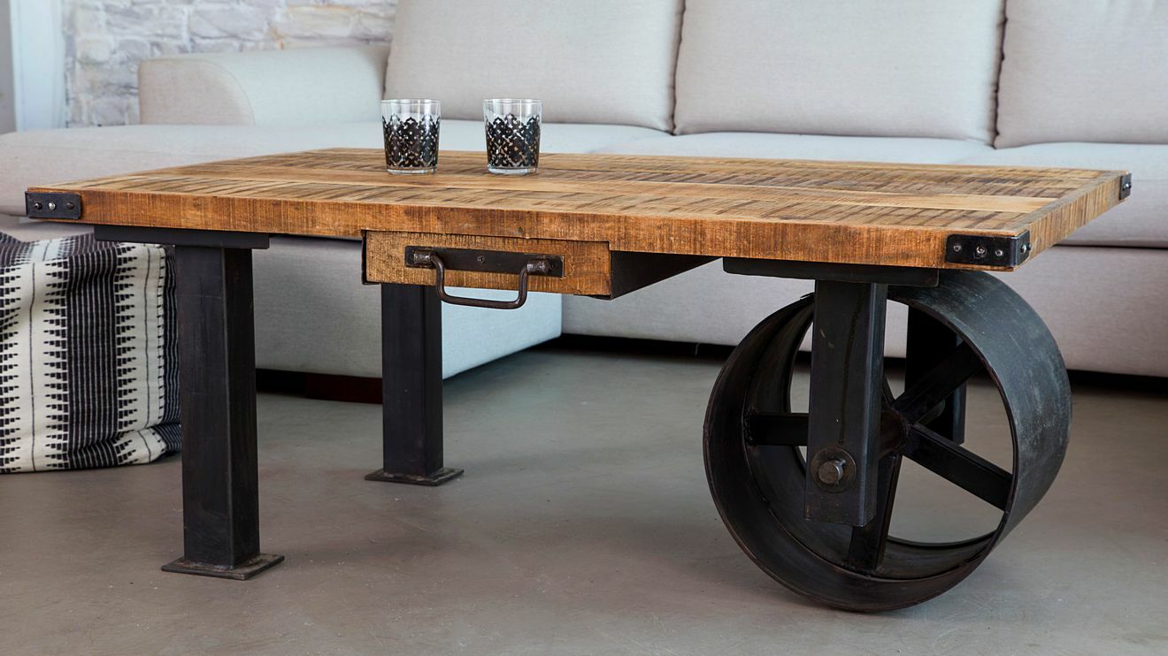 Кофейный столик в стиле лофт из металла