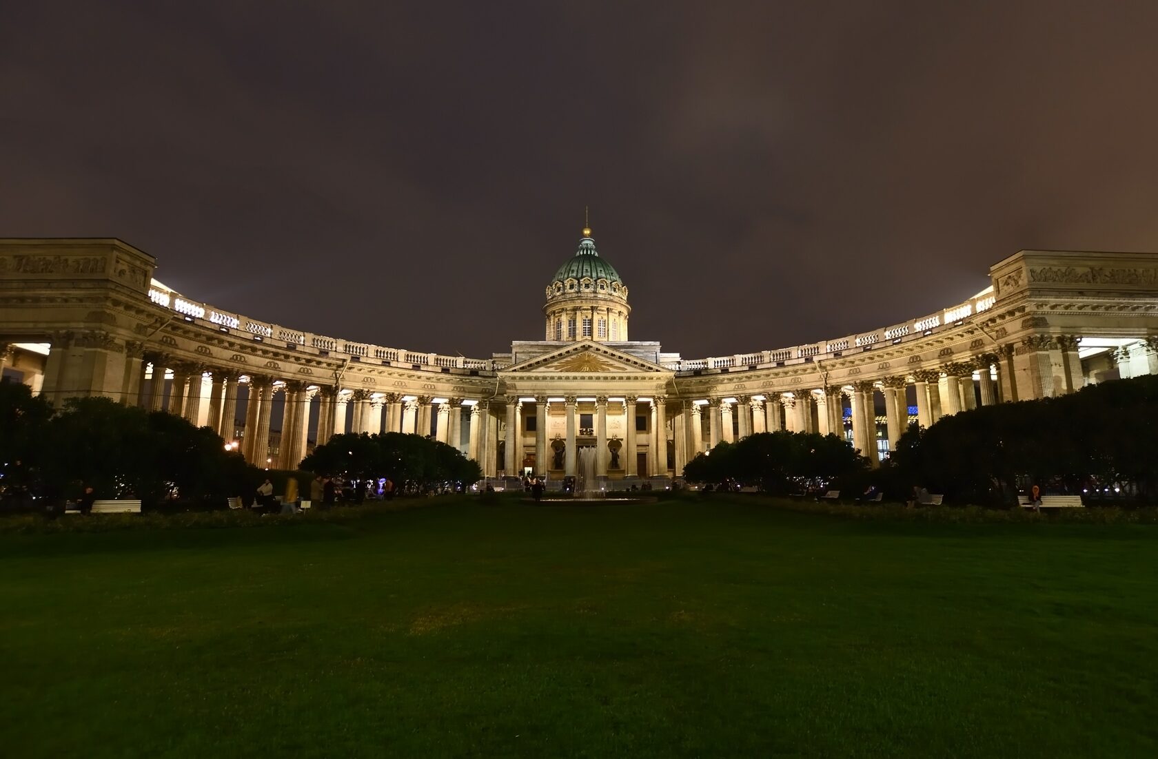 Питер гоу. Куда сходить в Питере вечером.