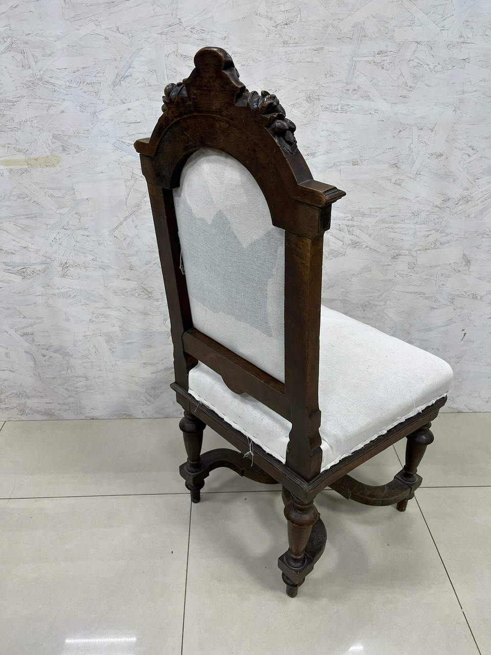 Обивка и перетяжка антикварной мебели