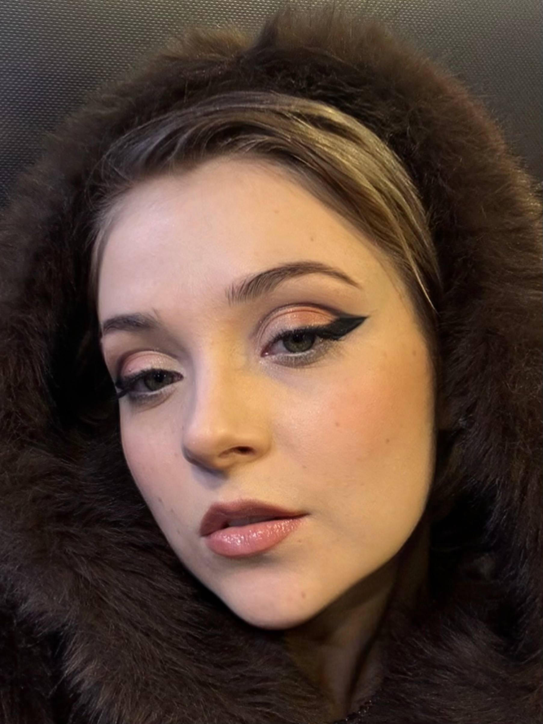 Визажист Даша Бригадина