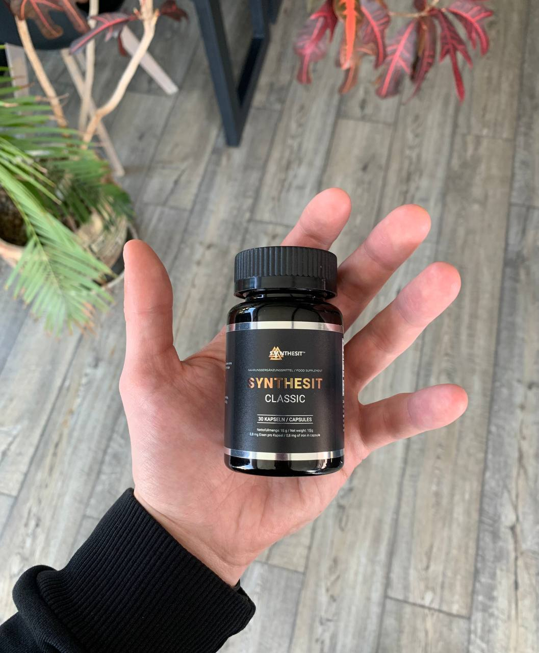 Synthesit held in hand