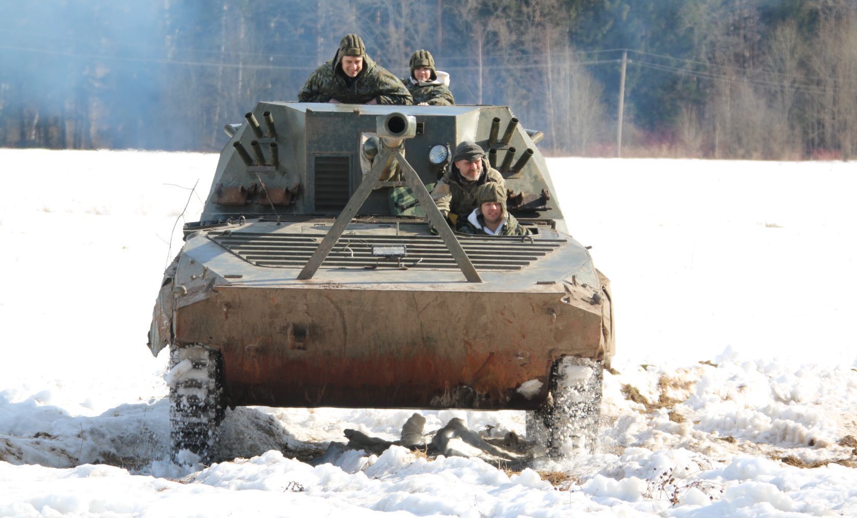 Поездка на бронетехнике зимой на полигоне АрматаТур