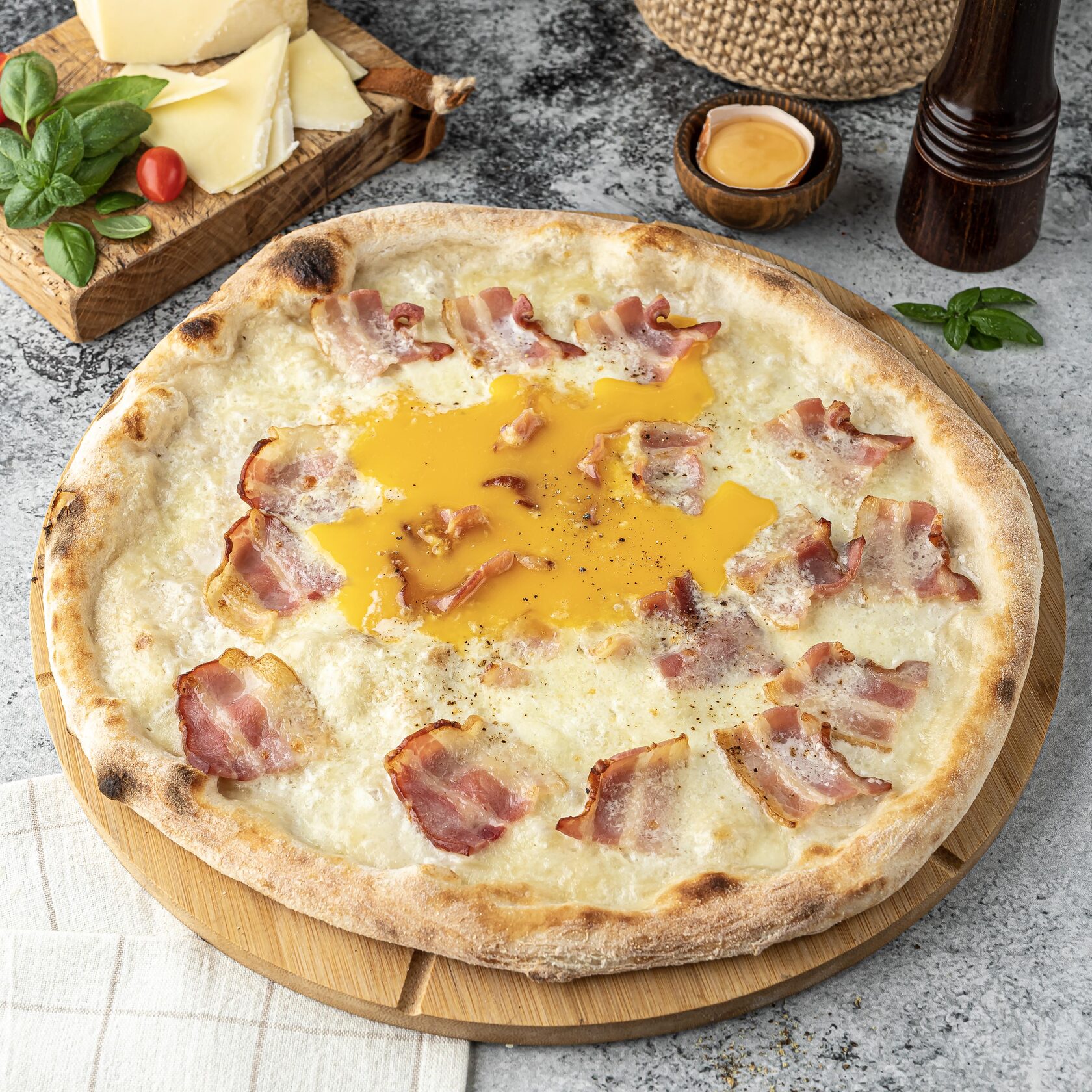 Пицца лоренцо владивосток. Гавайская пицца. Пицца 32 см. Пицца 400 г. Papas pizza Омск.