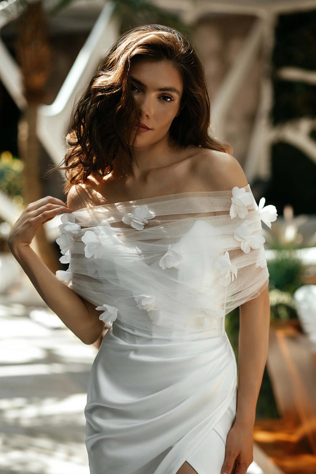 Свадебное платье атласное обтягивающее