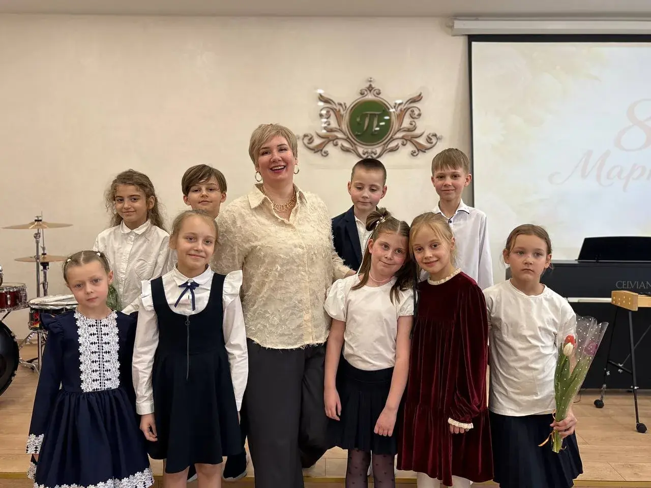 Бурова Анна Сергеевна с учениками