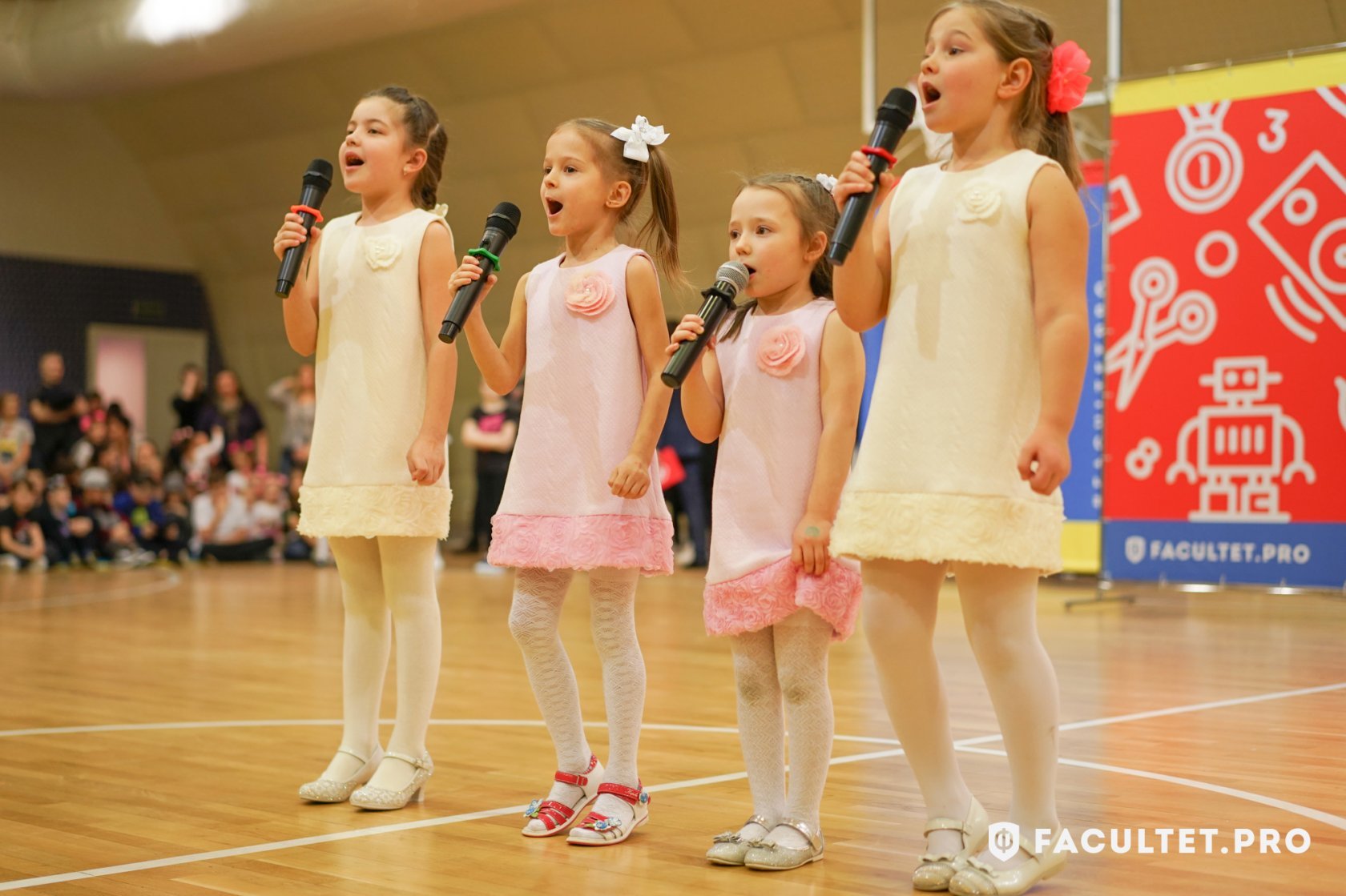 Танцы бибирево. Испанская школа на Бабушкинской концерт. Вокальная школа в Медведково. Школа танцев на Бабушкинской. Испанская школа на Бабушкинской концерт фото.