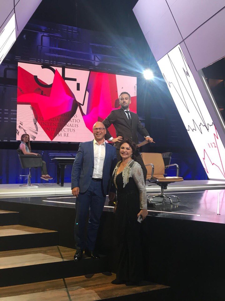 Вгтрк презентация. Эмблемы телевизионных каналов. Каналы телевидения. Вгтрк смотрим. Телепередача федеральные.