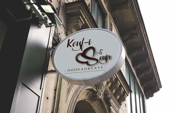 Вывеска на кронштейне для кафе