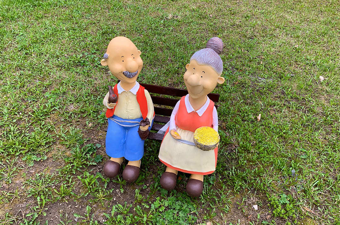 прогулки на свежем воздухе в доме престарелых