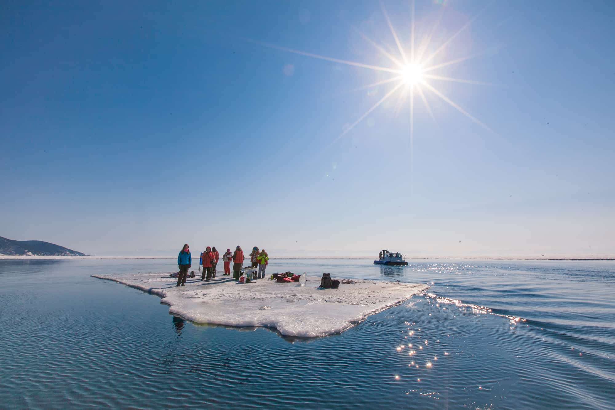 Наша экспедиция задуманная еще зимой носила. Хивус на Байкале Ольхон. Листвянка Байкал лед. Байкал зимой Листвянка. Байкал озеро Листвянка зимой.