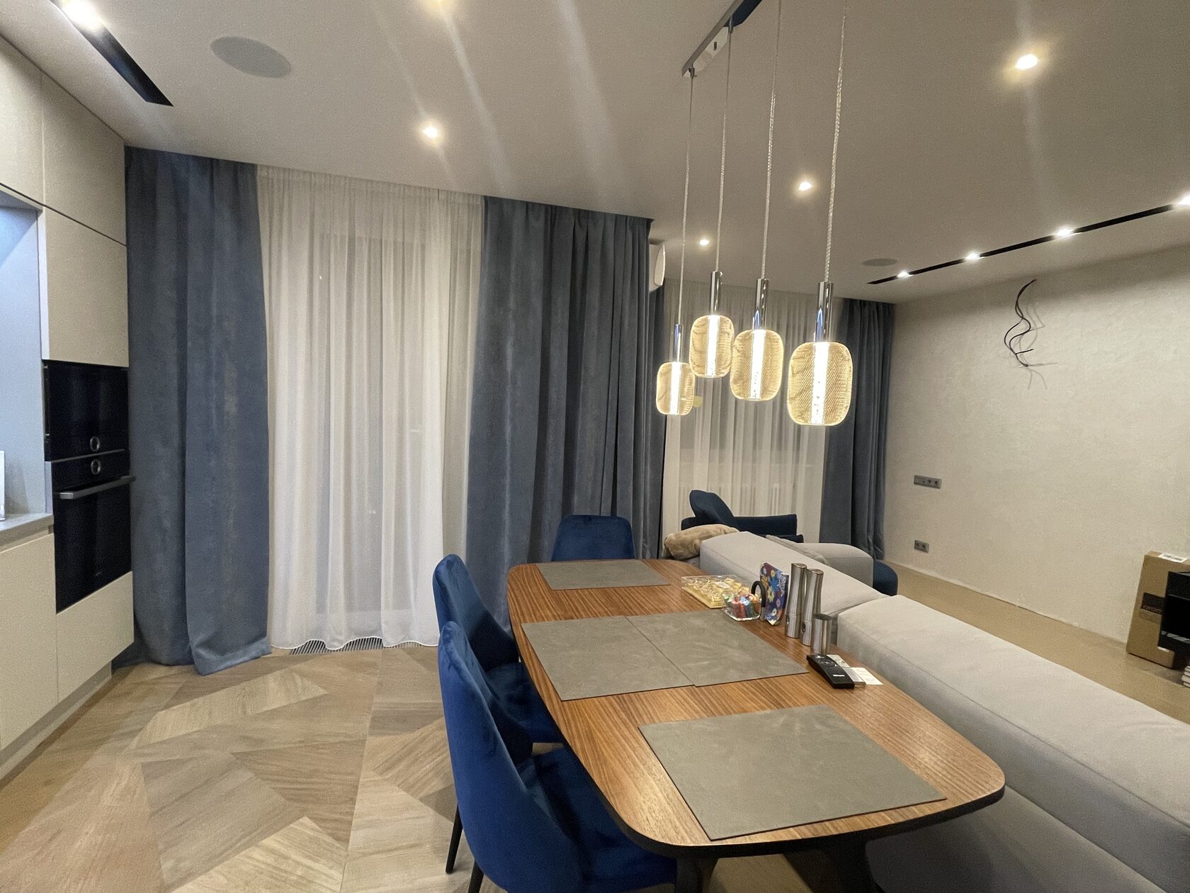 Кухня, решение по свету и приватности