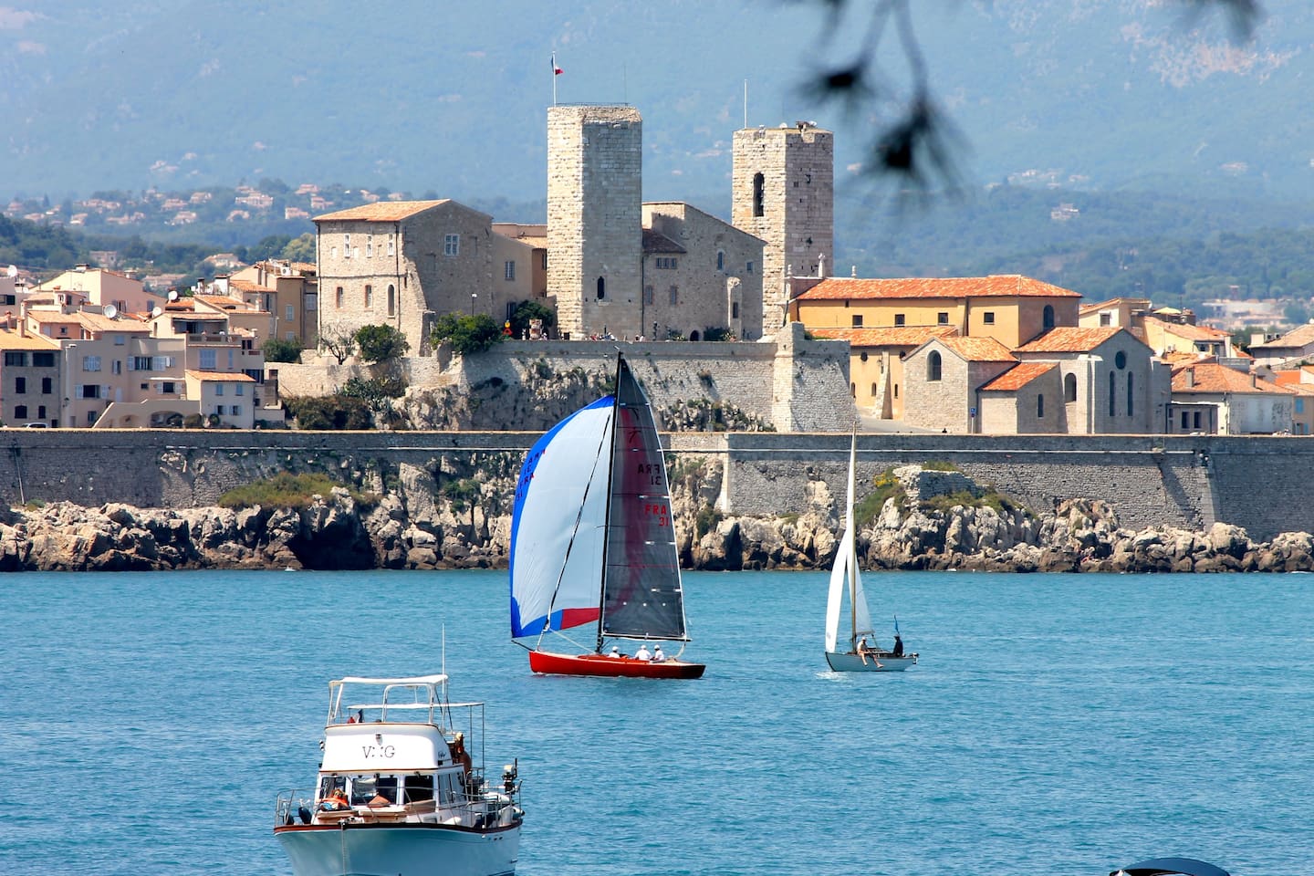 Лазурный берег Антиб. Antibes Франция. Мыс Антиб. Достопримечательности Антиб Лазурный берег.