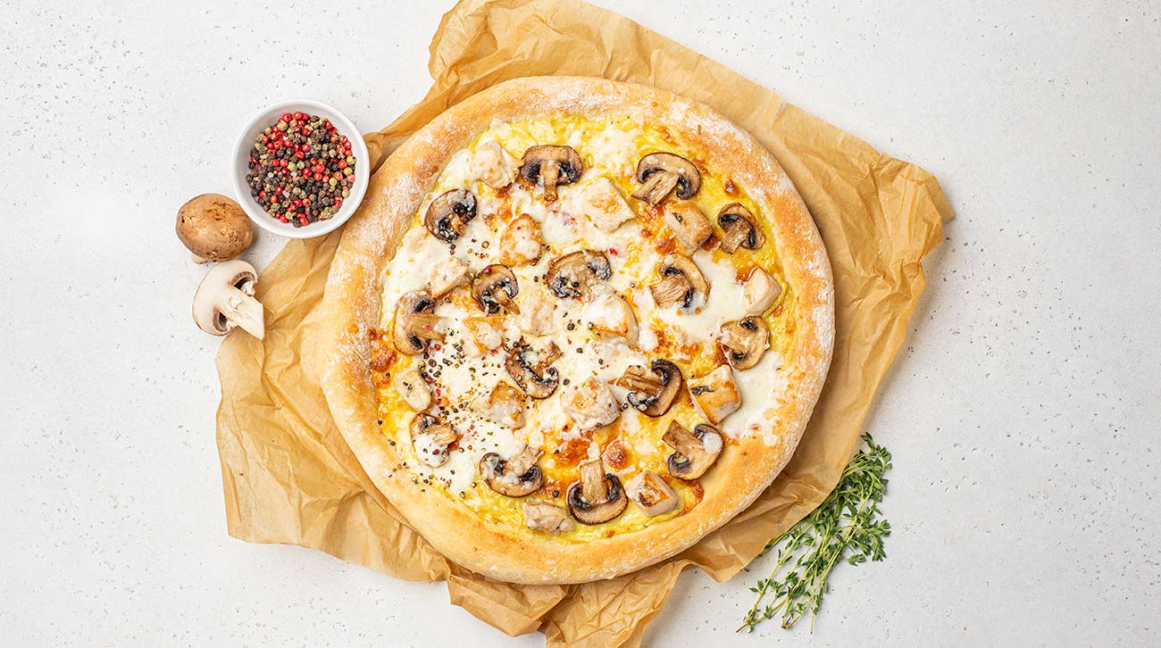 Пицца Тартуфина с курицей и грибами
