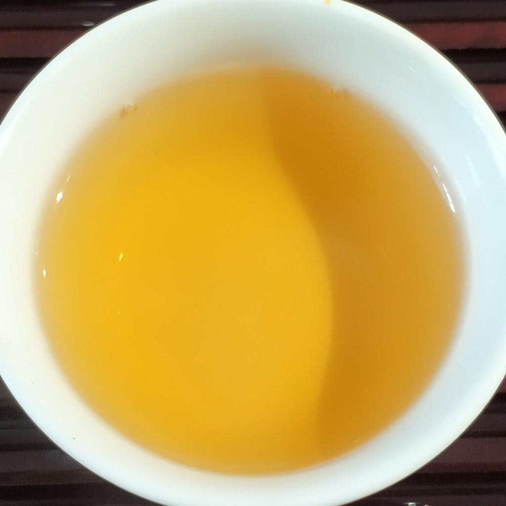 Dry Yingde Black Tea leaves