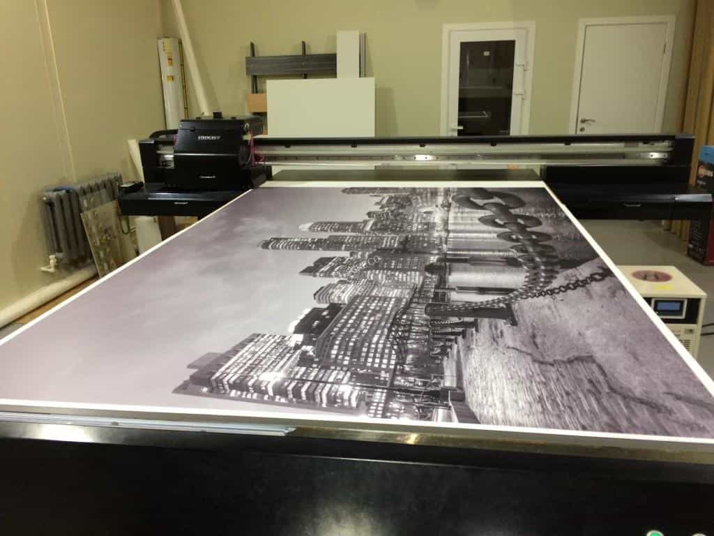 Печать на больших листах. Печать большого формата. Изготовление фотообоев на заказ в Омске.