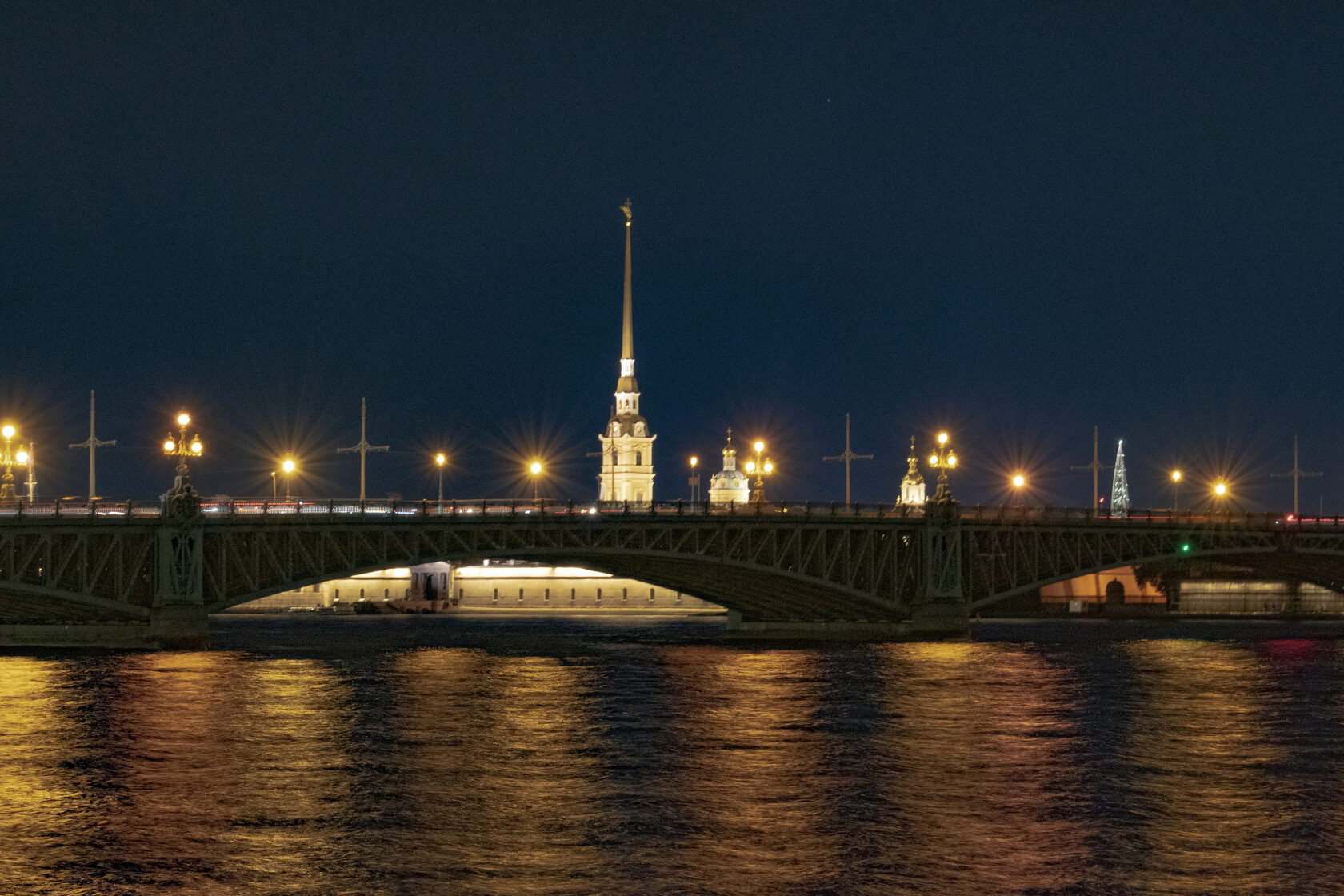 Троицкий мост - развод мостов в Санкт-Петербурге