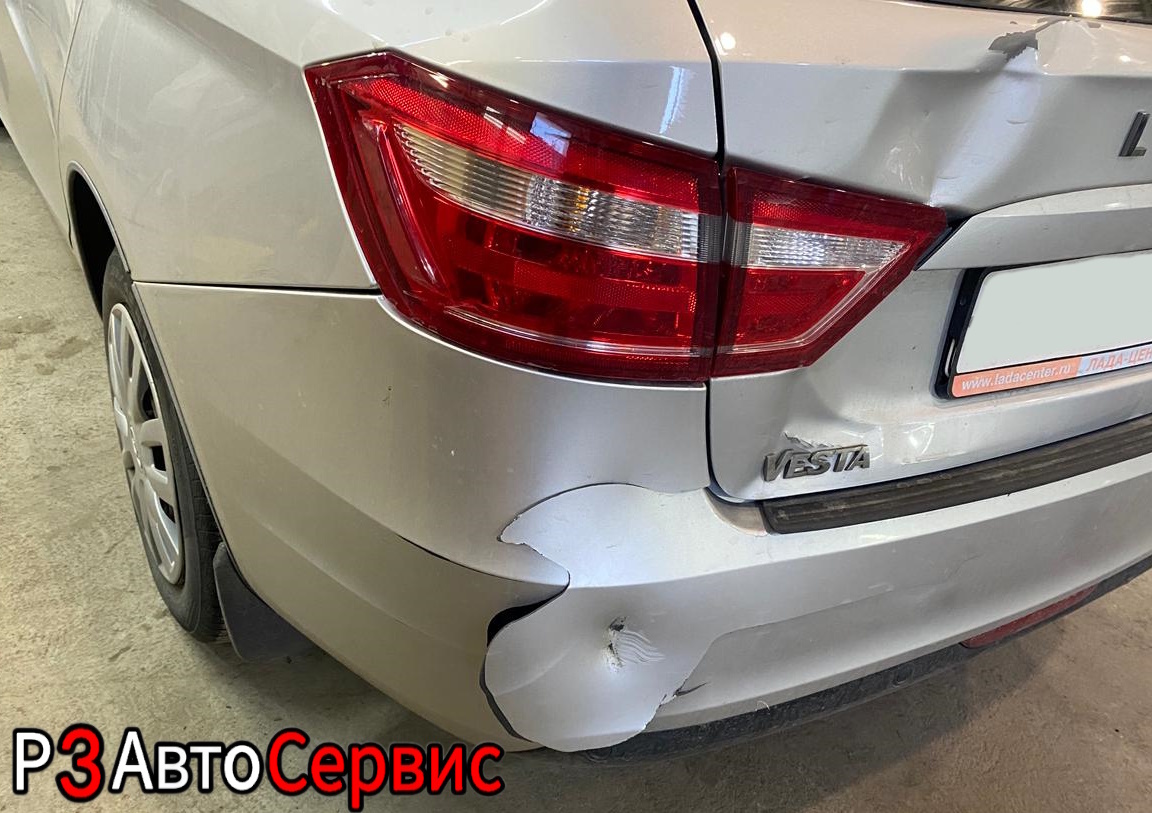 LADA Vesta 2021 г.в. Кузовной ремонт крышки багажника, ремонт бампера, окрас крышки багажника, окрас заднего бампера. Р3 Автосервис. 📍 Колпино, Рабочий пер. 3