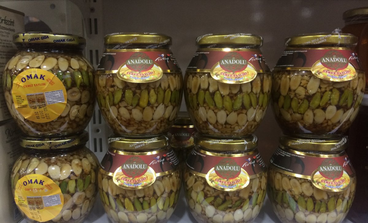 Мед с орешками