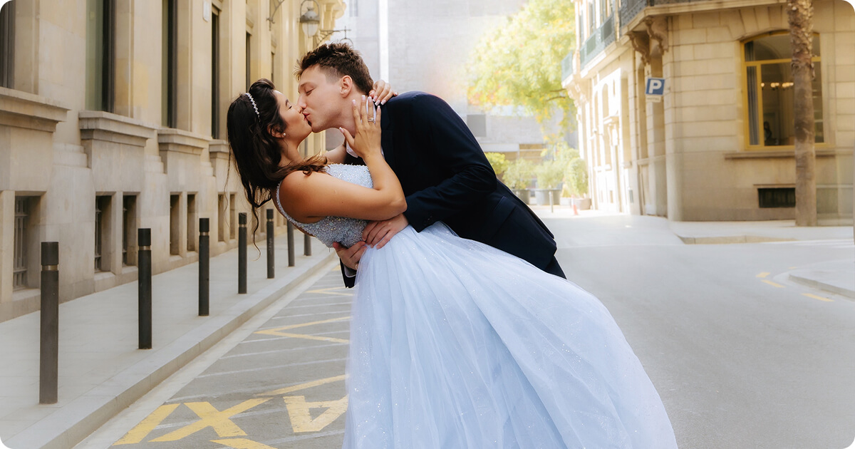 couple photoshoot in Barcelona