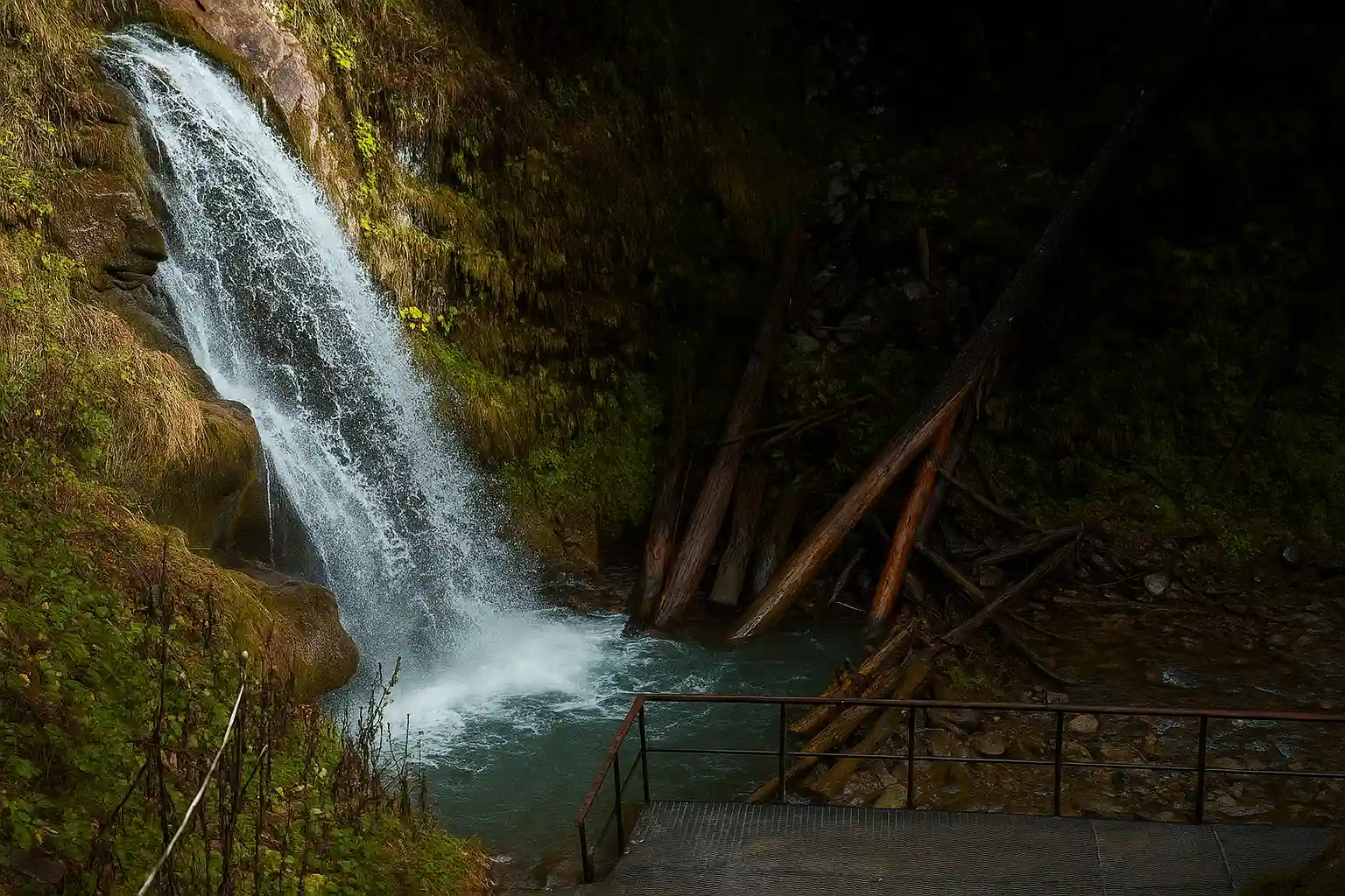 Парк водопадов в Роза Хутор