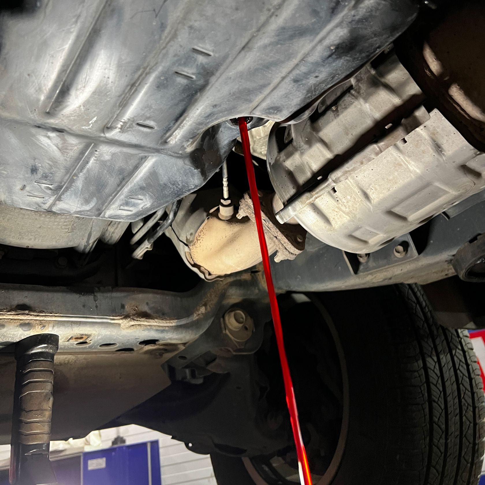 Выставление уровня масла в Toyota LC200