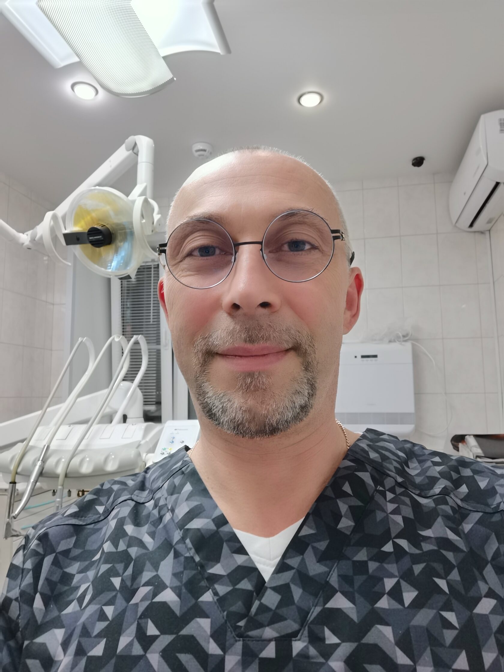 Гусева стоматолог хирург