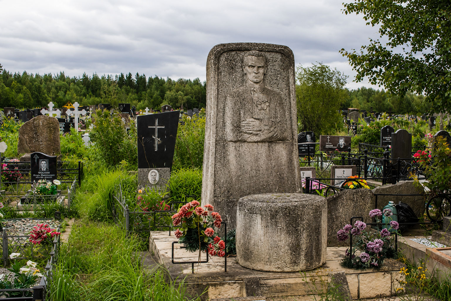 Могила Юрия Кнорозова