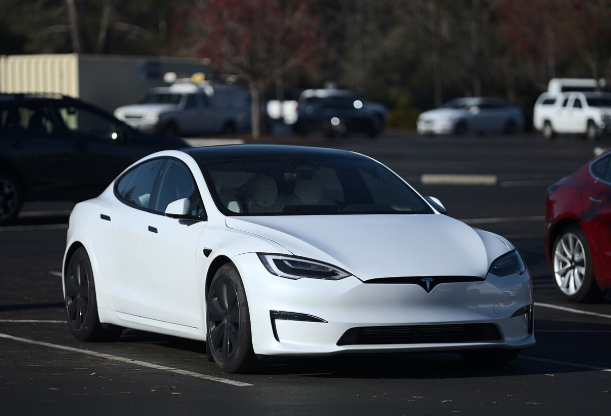 Tesla Model S — автомобиль будущего, автопрокат Демидов Парк в Нижнем Новгороде