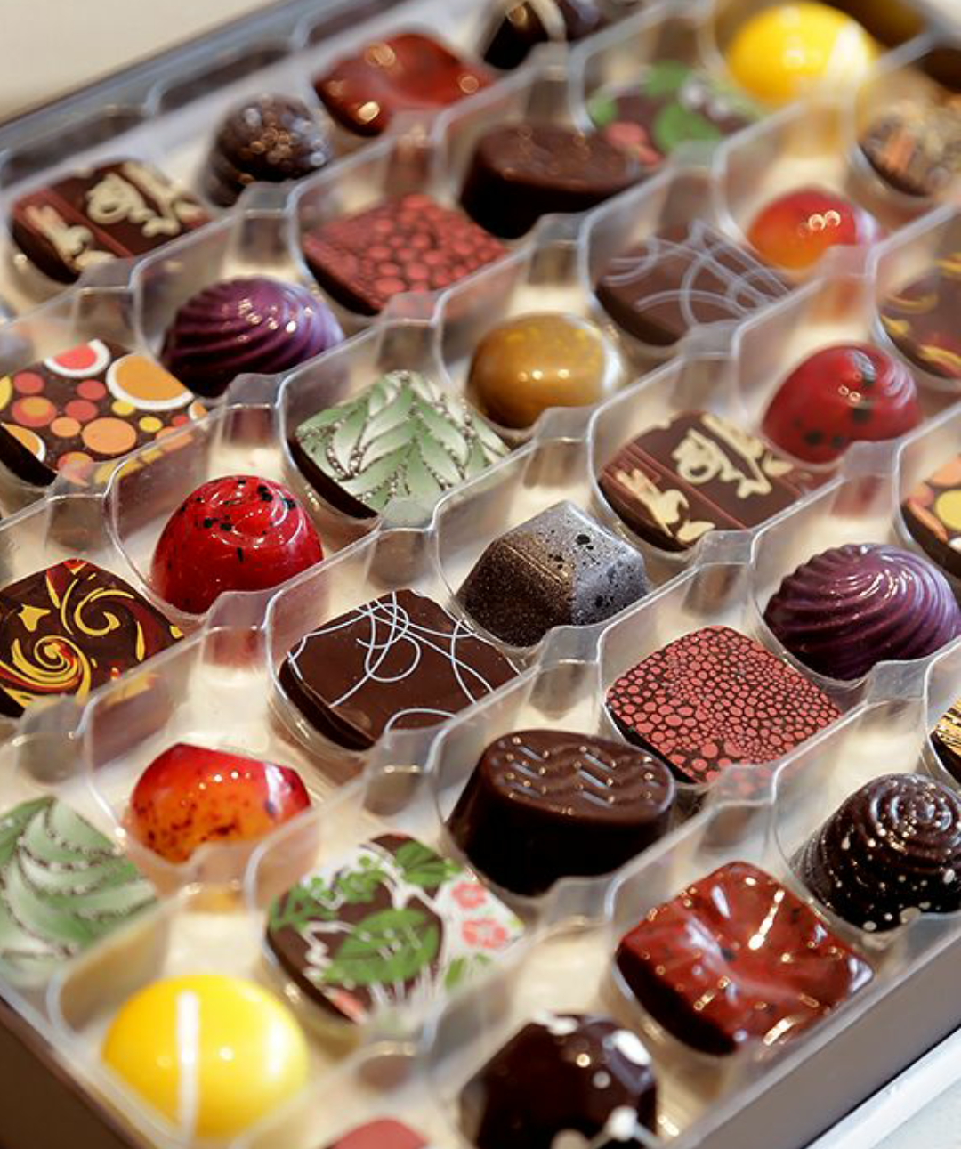 Дорогие сладости. Шоколадные конфеты. Дорогие конфеты. Красивые конфеты. Вкусные сладости.