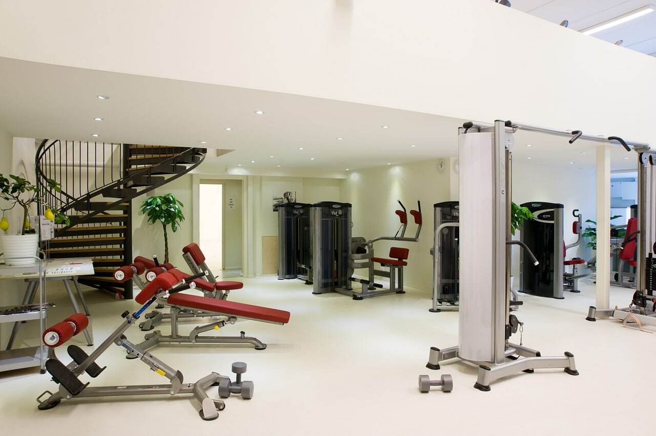 Fitness russia. Оснащение фитнес клуба.