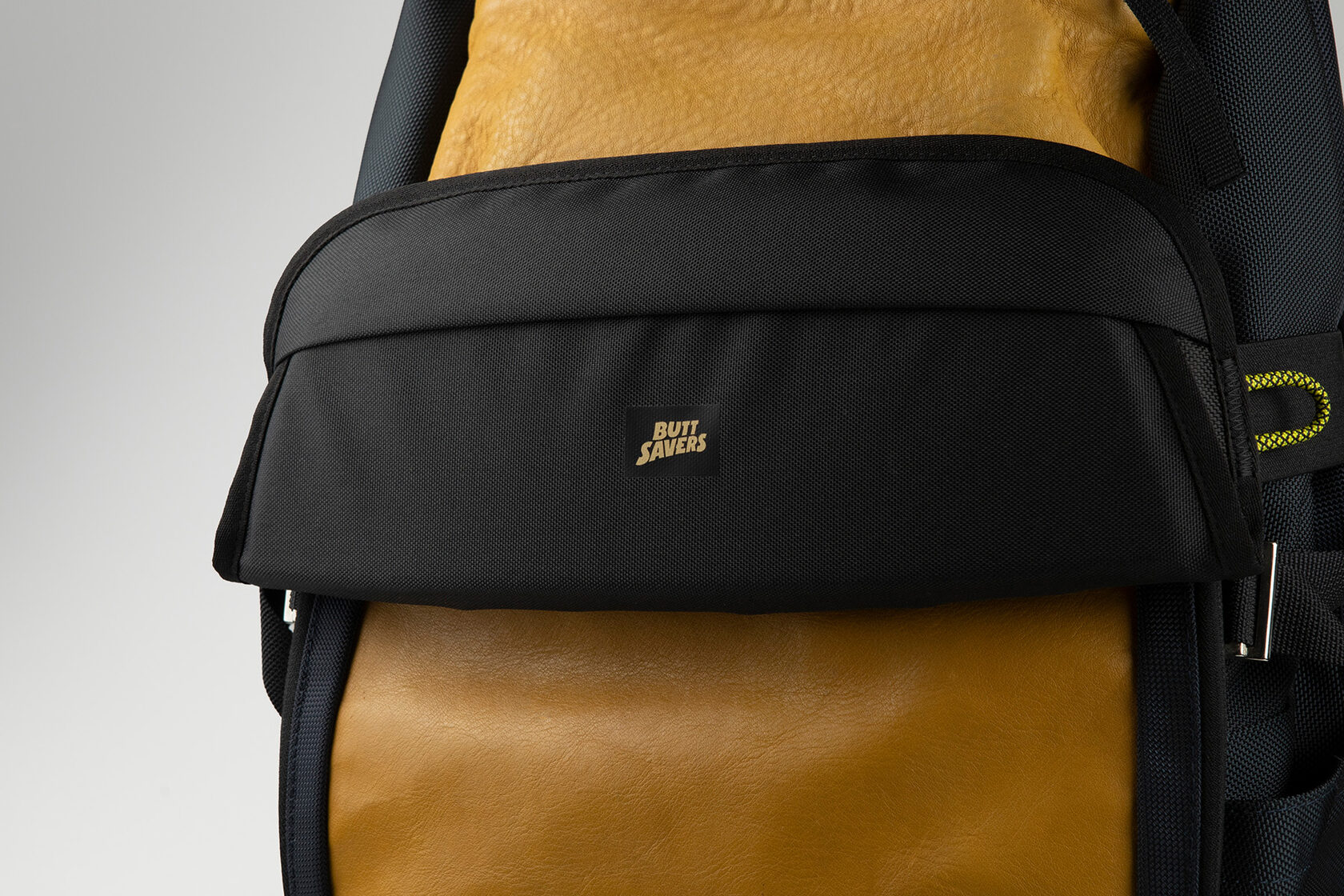 Складная сидушка S-10 для города на рюкзаке