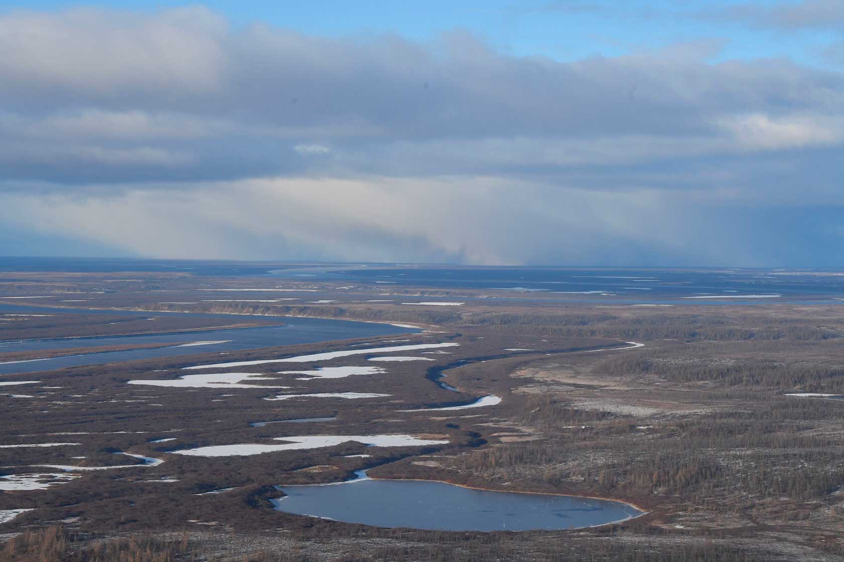 Термокарстовые озёра в Тухарде – участки растепления многолетнемёрзлых грунтов