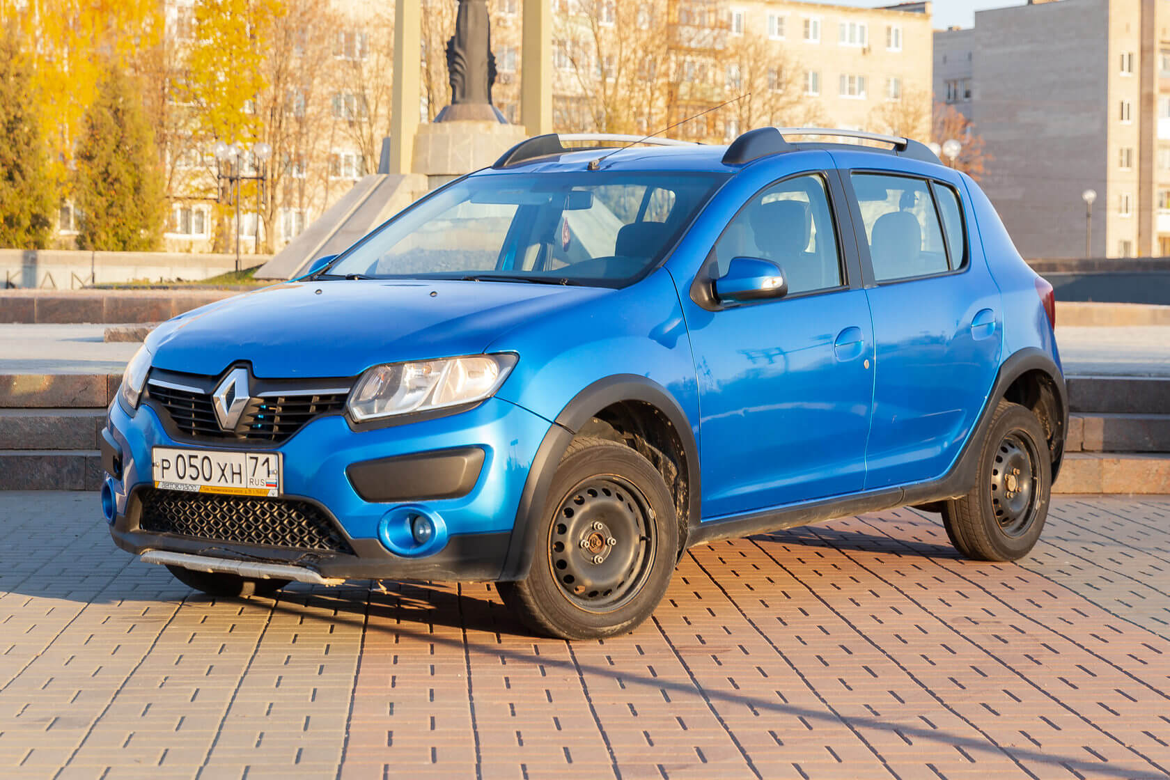 Renault sandero stepway. Рено Стандера стоп Вей. Рено Сандеро степвей. Рено Сандеро Стейп. Рено р Сандеро степвей.