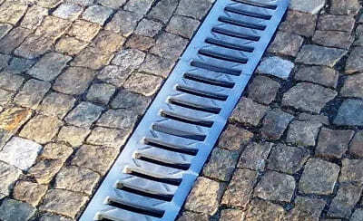 Установка водостоков тротуарной плитки