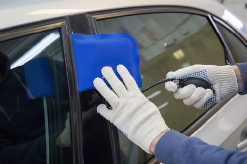 открыть дверь авто