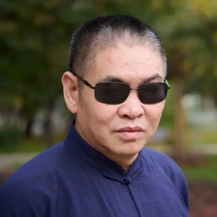 специалисты клиники