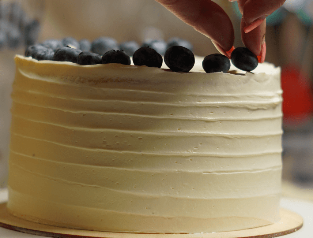 Фото торта Малиновый пломбир с голубикой