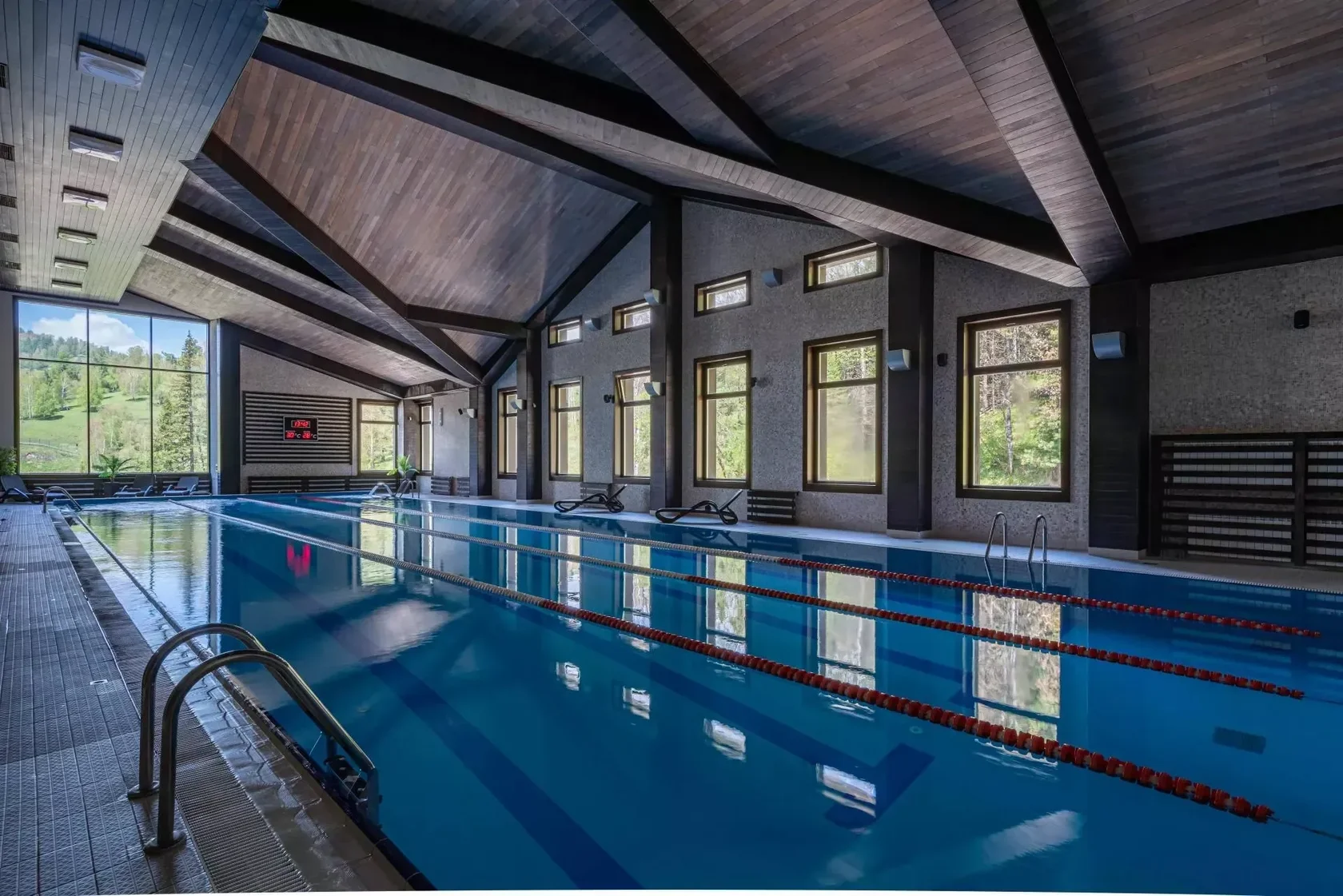25-метровый бассейн спа-комплекса Altay Resort