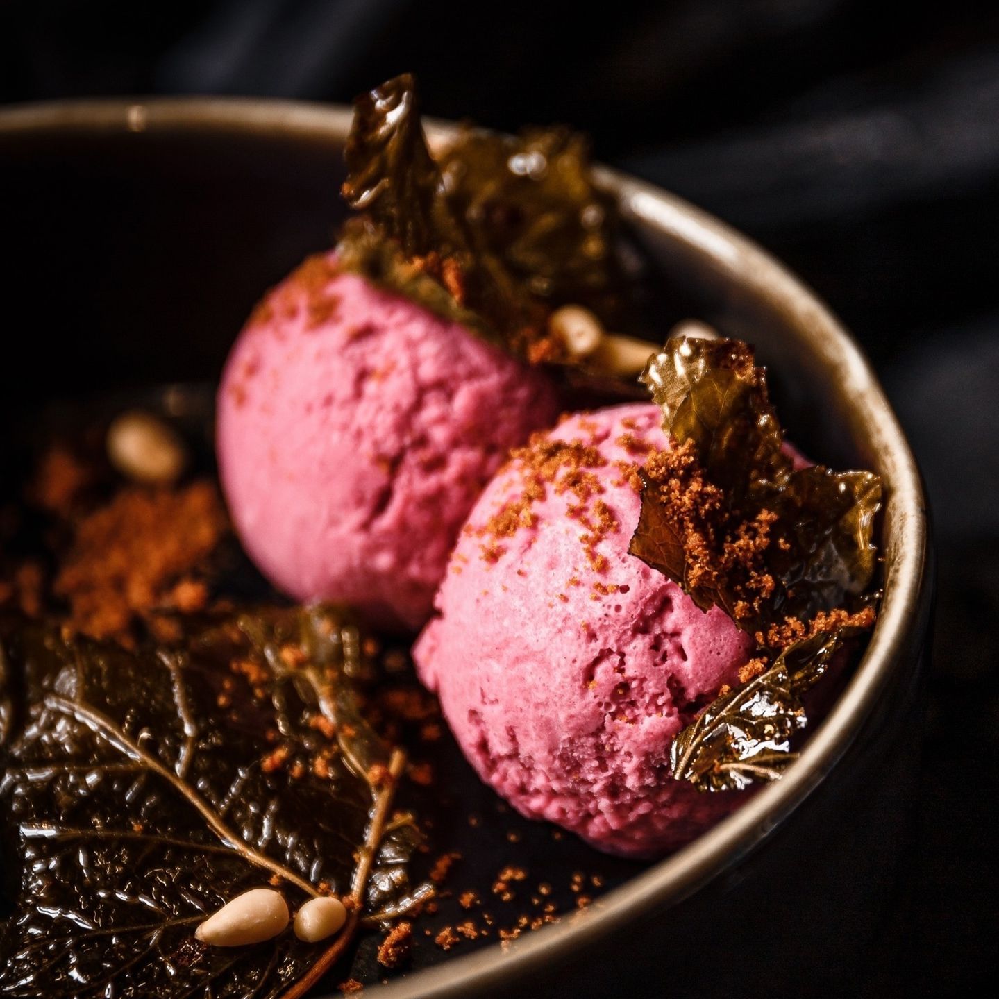 针叶林黑醋栗的果汁冰糕