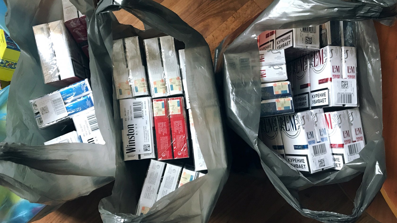 20 блоков сигарет для заключённых