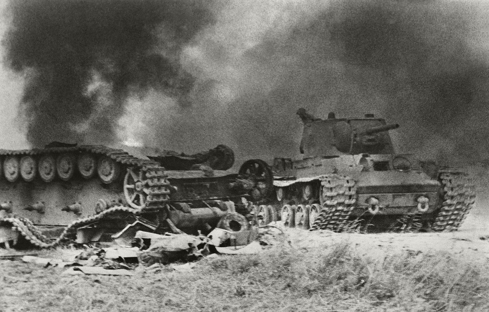 Советский танк 1943 года. Курская дуга 1943 битва под Прохоровкой. Курская битва июль август 1943. Курская битва 1941. Курская битва подбитые немецкие танки.