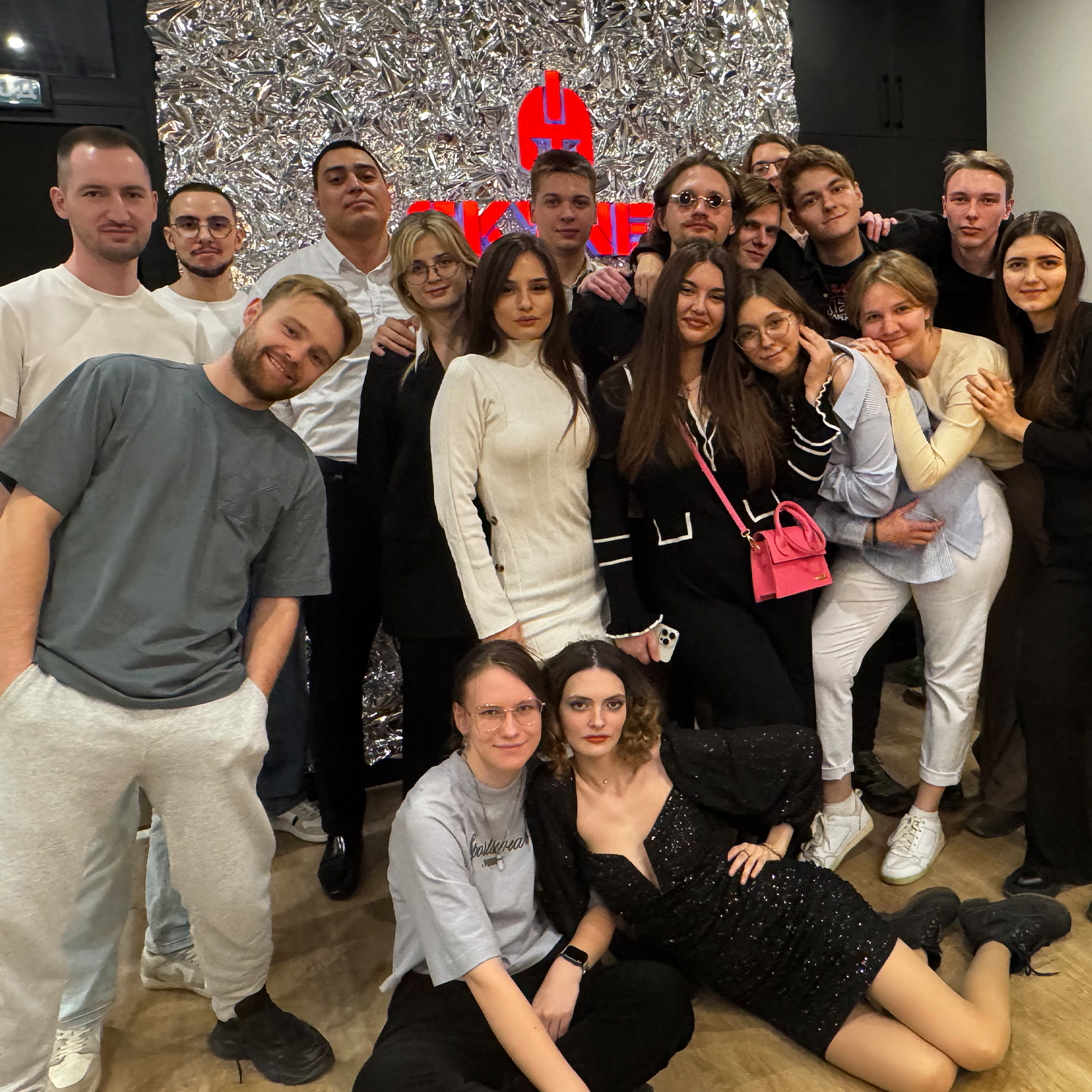 День рождения совсем скоро и вы ищете подходящее место, где можно провести яркий праздник в компании друзей?-2