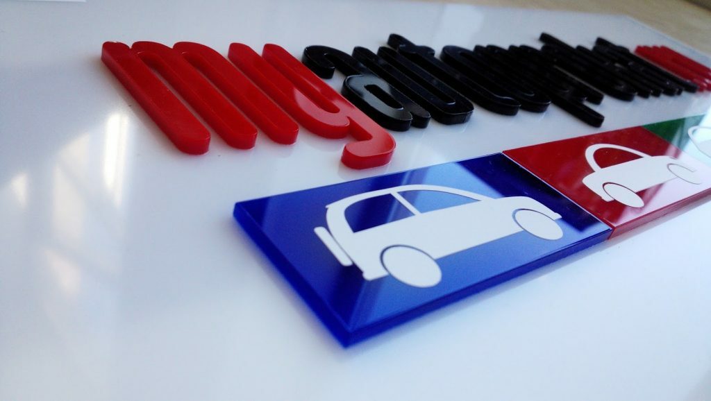 Лазерная резка пластика в Москве по низким ценам