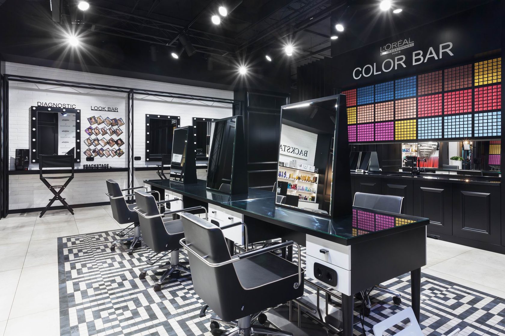 студия маникюра и педикюра зона ожидания. студия услуг. современное искусство в интерьере. интерьер офиса рекламного агентства. студия услуг.