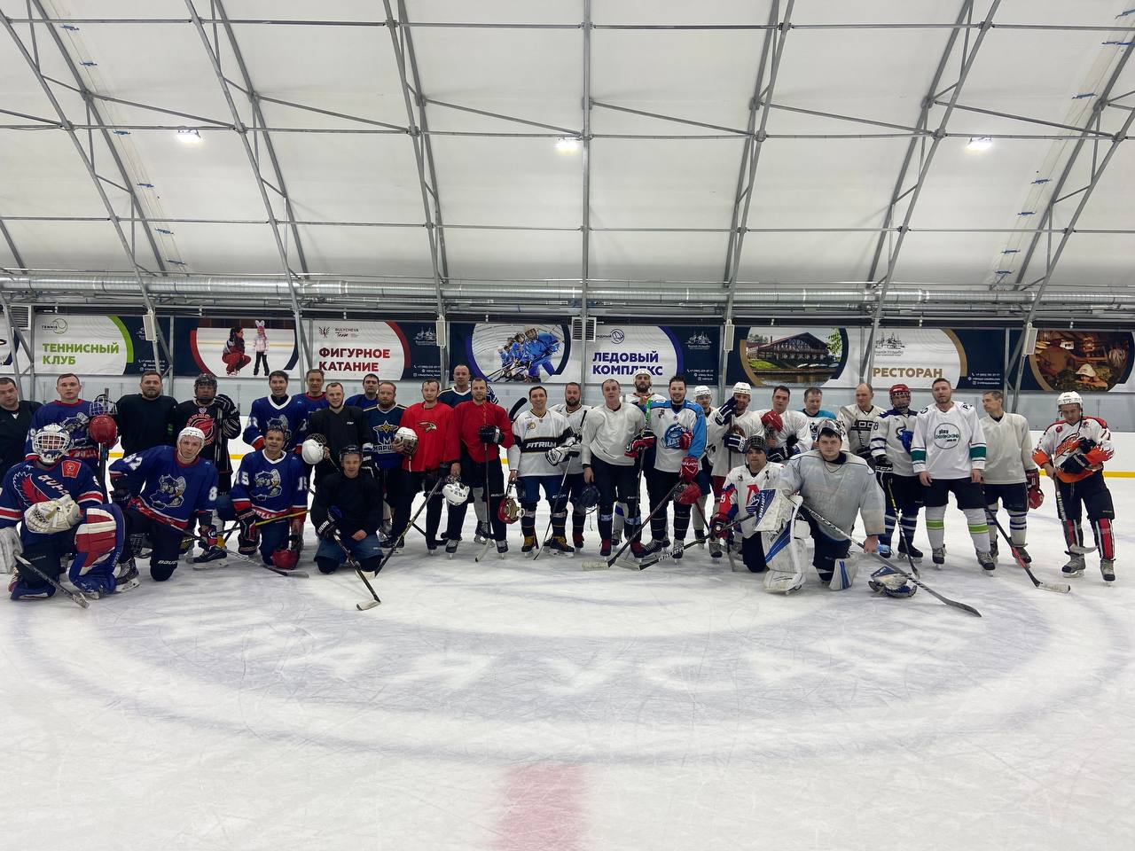 Команда витязь. Детская хоккейная школа. Спортивная школа хоккей василеостровская. Сш по хоккею. Фото хоккеистов.