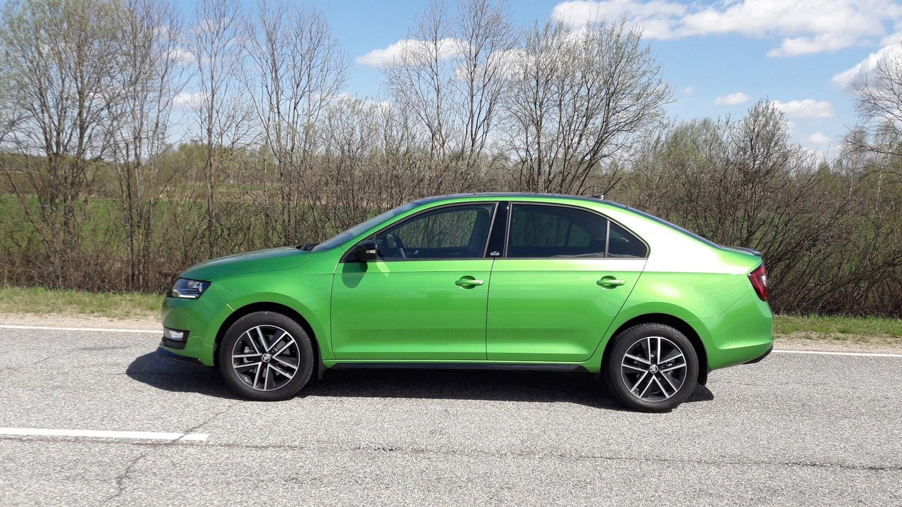 Автомобиль Шкода Рапид 1.2 литра